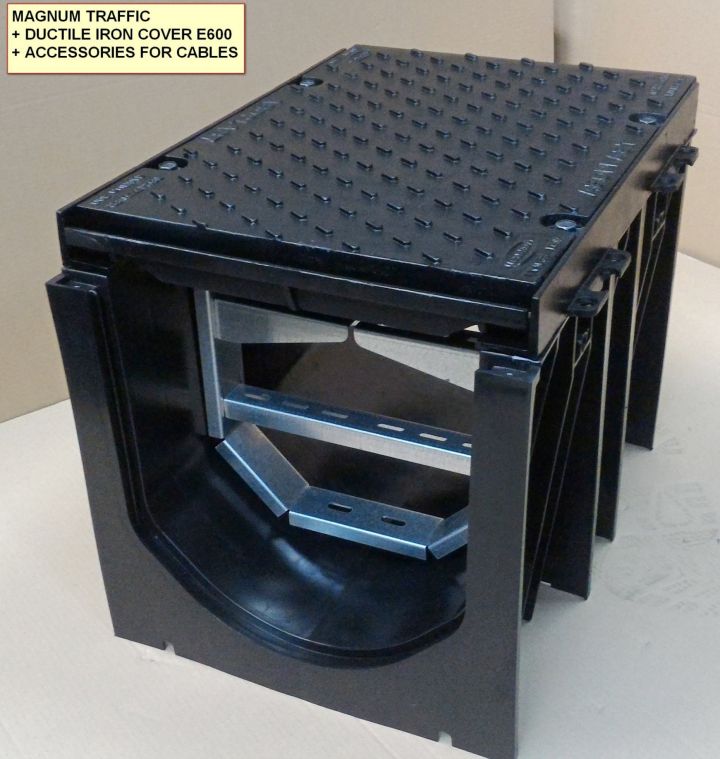 MAGNUM TRAFFIC E600 COVER