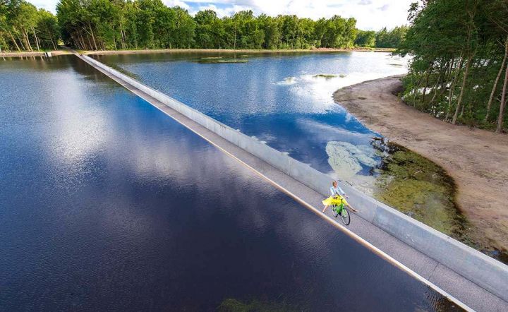 Toerisme Limburg Fietsen door het water Travelvibe